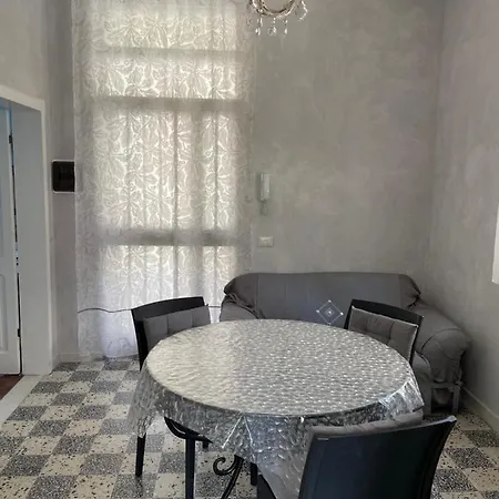 Casa Al Mare Con Parcheggio Interno E Giardino